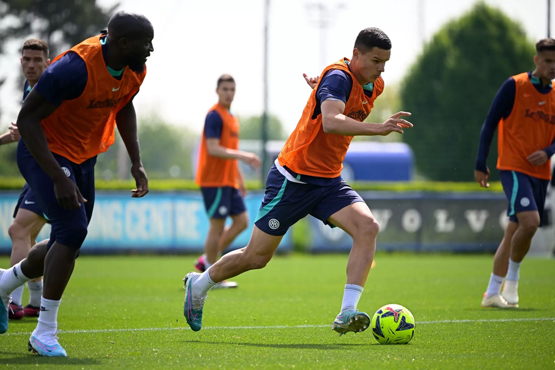 加时末段罗马备战意大利杯，绝杀压哨细节曝光，信心回归，身体对抗强度拉满